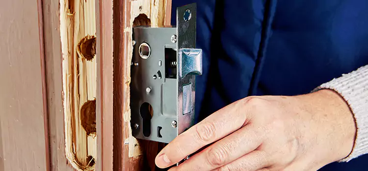 Garage Door Lock Replacement Oakland Park